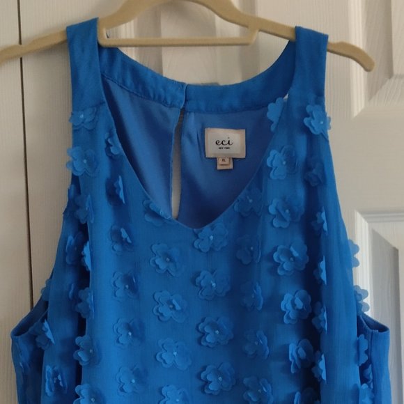 ECI BLUE XL FULLY LINED SLEVELESS TOP - Picture 2 of 2